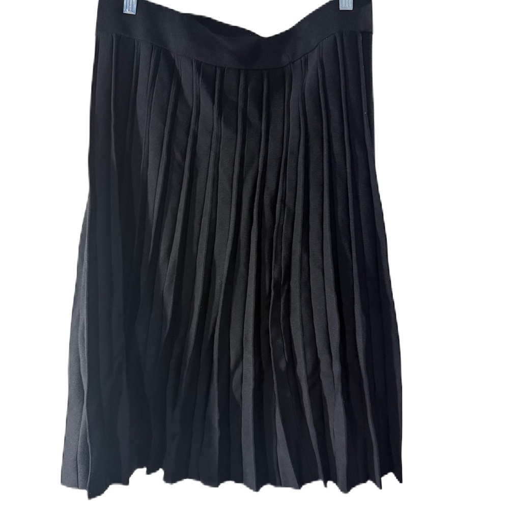 Japparel xl Elegant Black Pleated Skirt